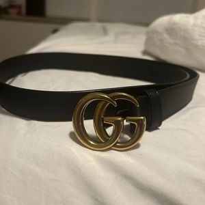 Gucci leather belt with double G buckle